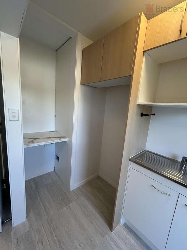 8/94 Huxley Sydenham_3