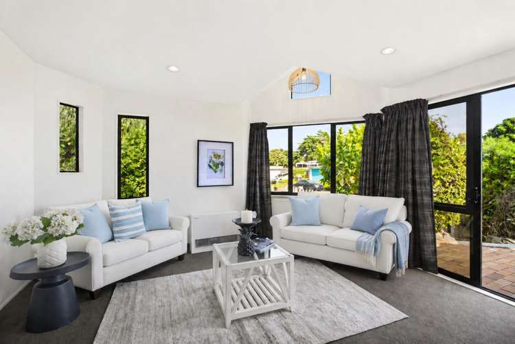 2/4 Richard Street 1360_2