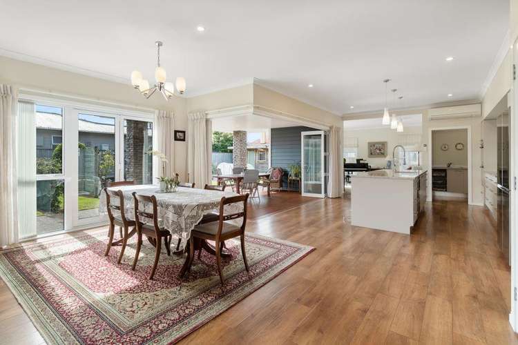 2 Dixon Street Carterton_5