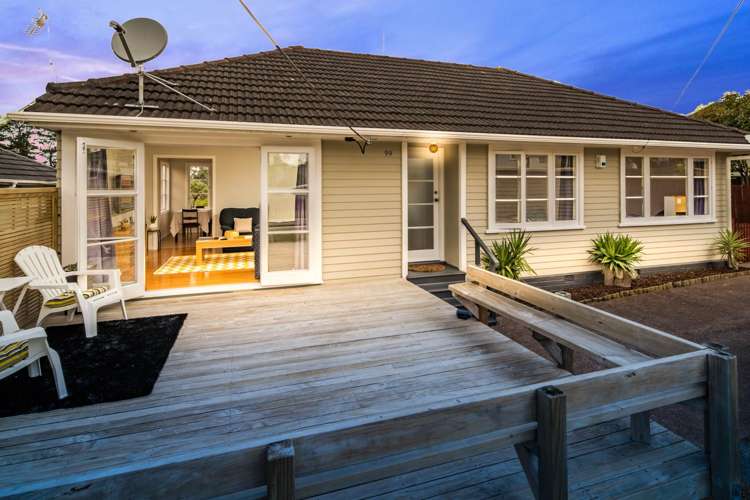 99 Roberts Road Te Atatu South_0