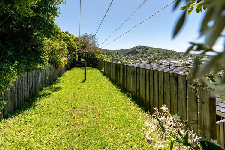 8 Lethenty Way Karori_13