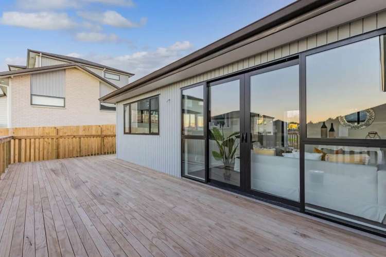 2 Celestial Crescent Orewa_15