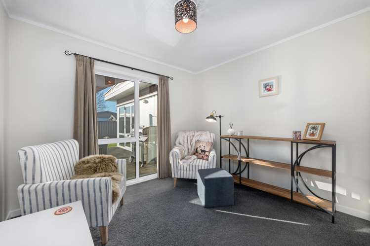 26 Newbourne Crescent Redwoodtown_11