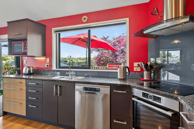 44 Heron Avenue East Matua_8