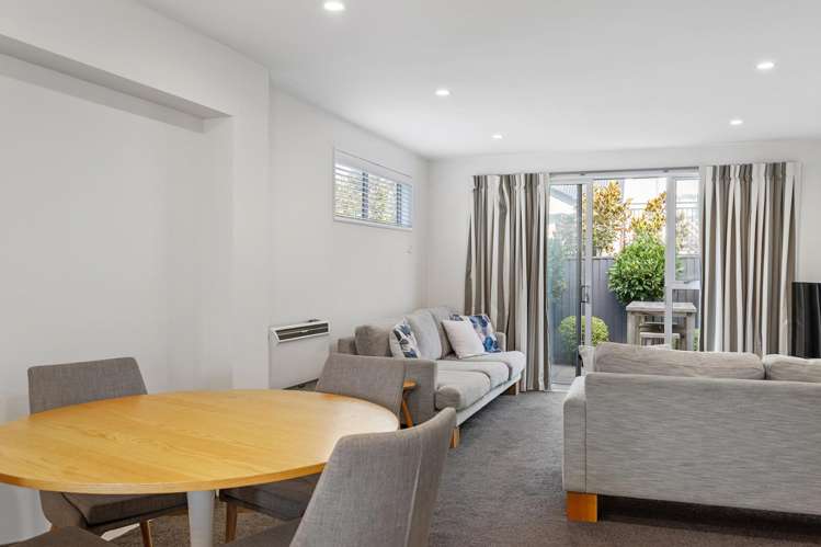 8/46 Andover Street Merivale_10