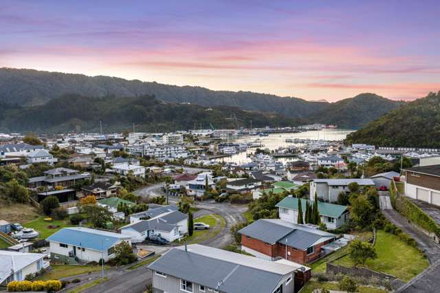 Harbour Views & Elevated Living