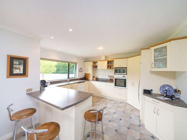 99 Spur Road West Feilding_4