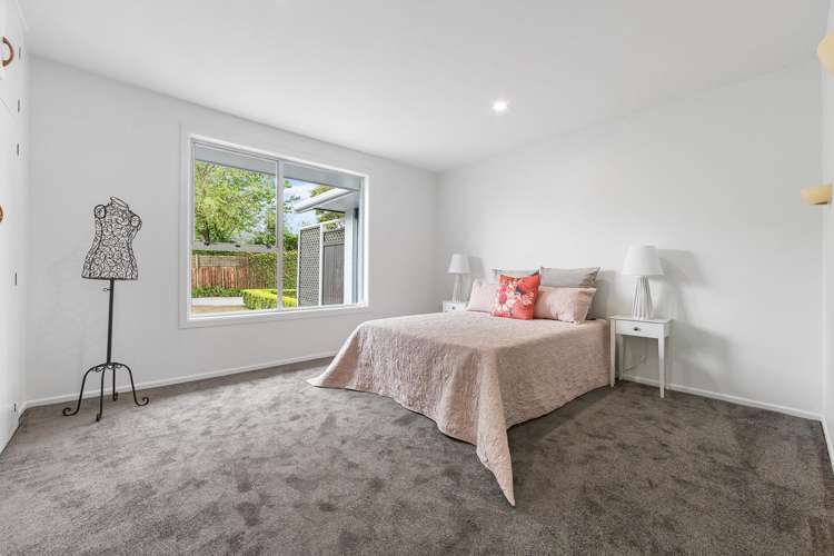 21 De Bloge Place Burwood_13