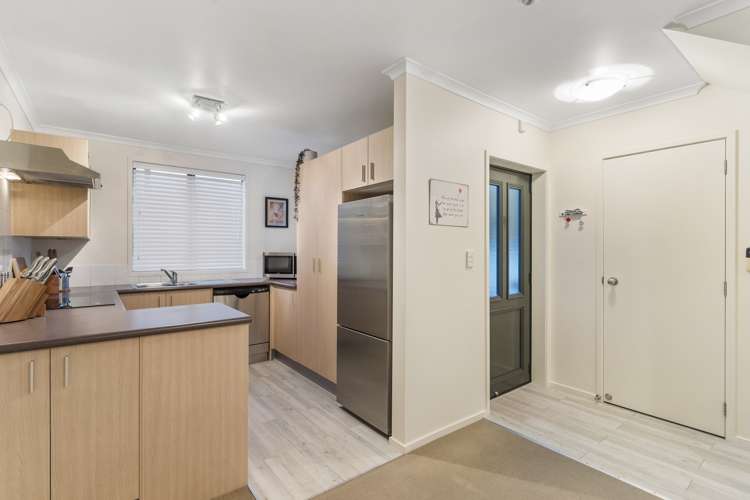 43 Barnea Circle Glen Eden_6