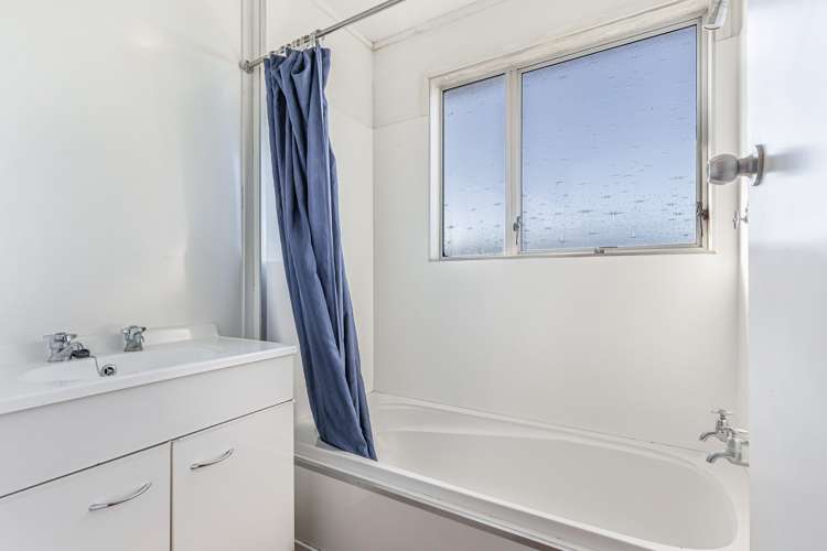 2/47 Royal Road Massey_15