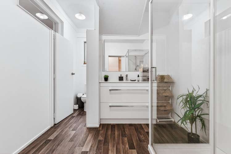 1/16 Sunset Street Hilltop_17