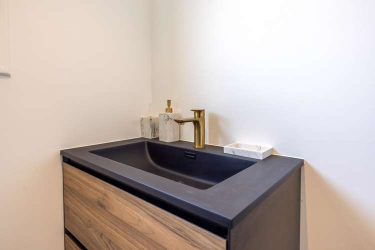 16 Ocean Road Surfdale_17