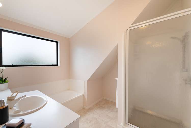 19a Philomel Crest Welcome Bay_10