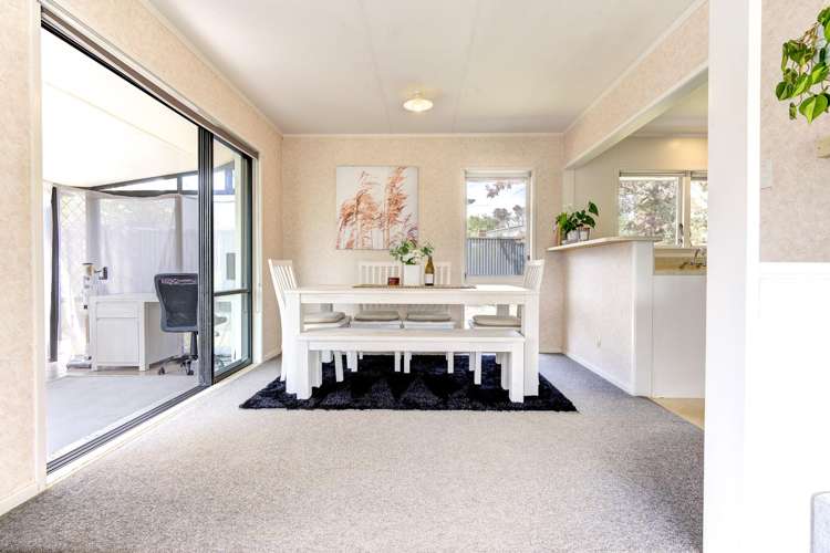 9 Glendale Drive Dinsdale_6