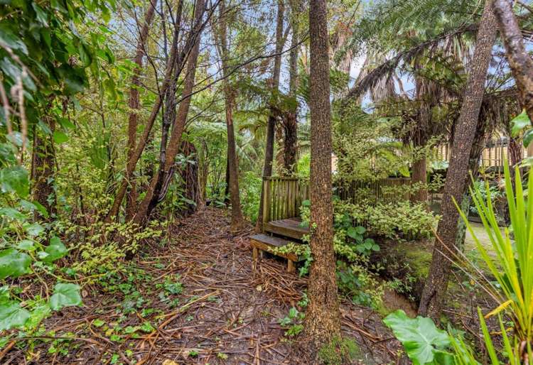21 Frenz Drive Titirangi_21
