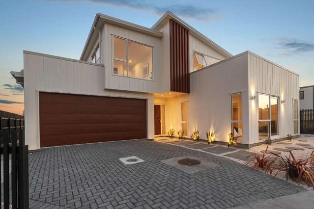 Waterfront Luxury in Hobsonville Point