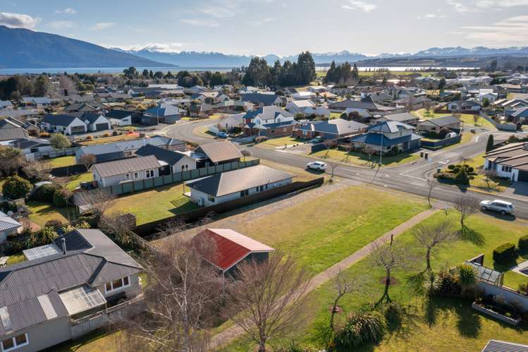30 Lawson Burrows Crescent Te Anau_18