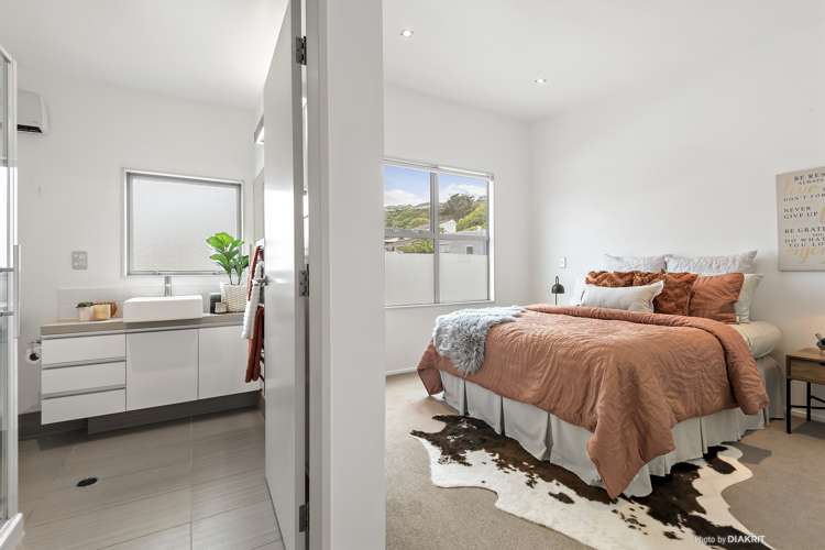 65 Saddleback Grove Karori_8