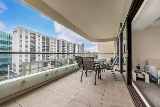 406/47 Beach Road City Centre_4