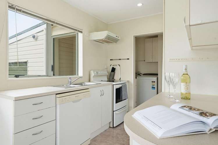 4/14 Phoenix Place Papatoetoe_5