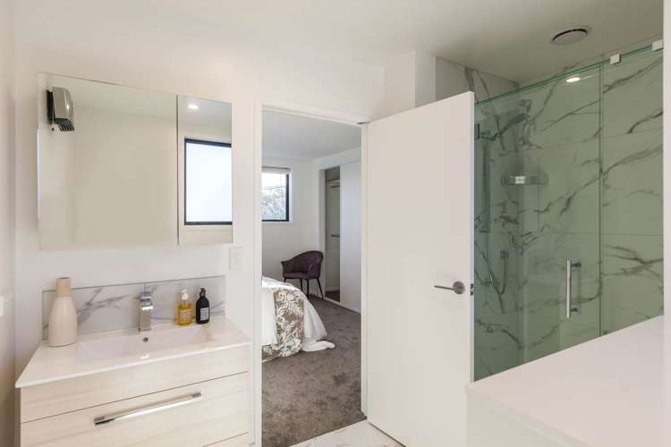 2/10 Yeovil Road Te Atatu Peninsula_7