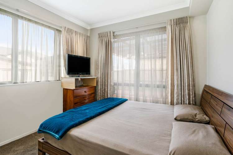 39 Rosewell Crescent Flat Bush_11