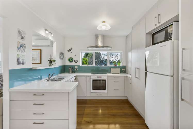 6 Woodward Avenue Mangere Bridge_9