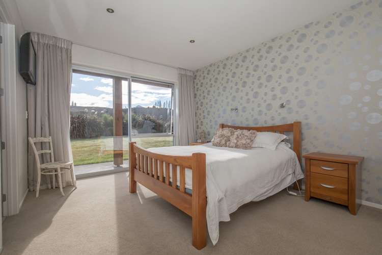 17 Hikuwai Drive Albert Town_12