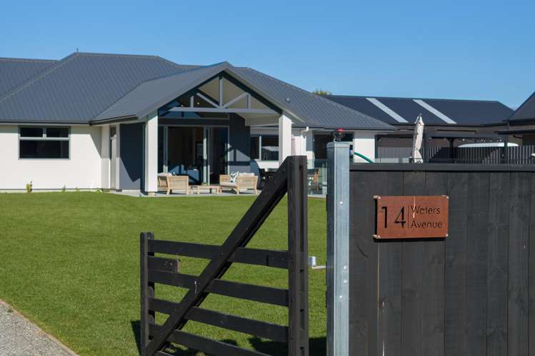 14 Waters Avenue Burleigh_38