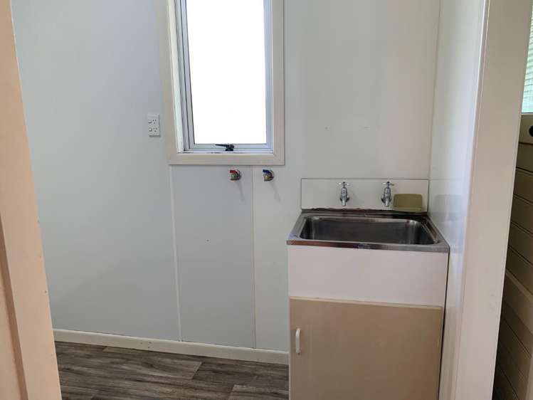 232 Suffolk Road Inglewood_17