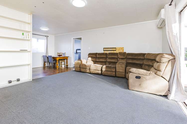 1/6 Bundena Place Clendon Park_5