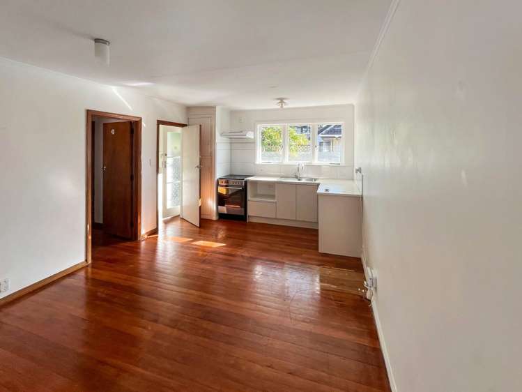 5/2 Bowling Avenue Epsom_1