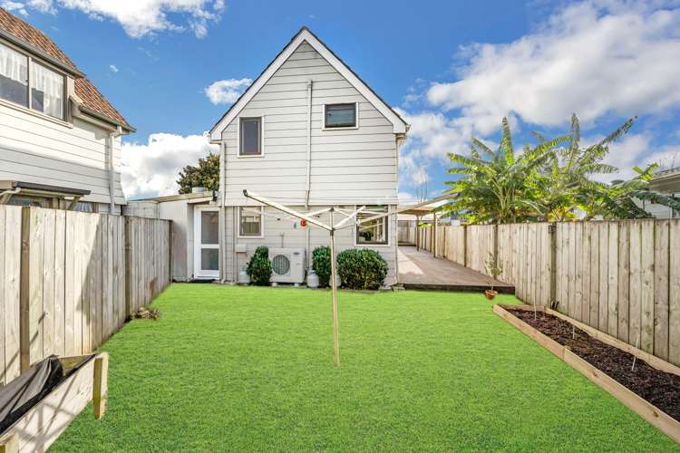 1/33 Challen Close Conifer Grove_5