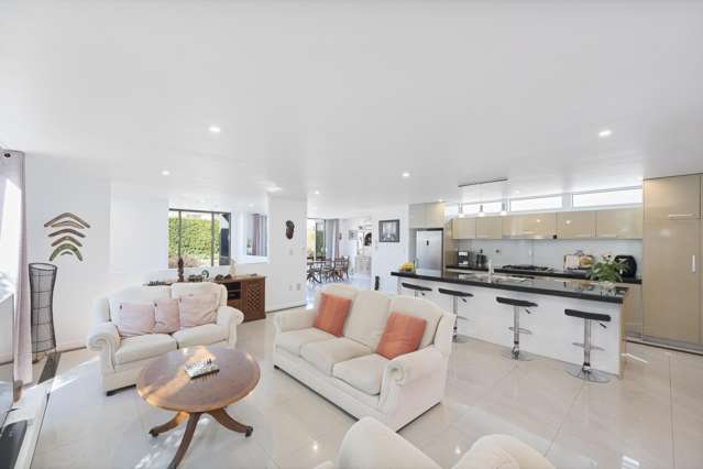 Freehold Luxury with Views – Westlake Zone