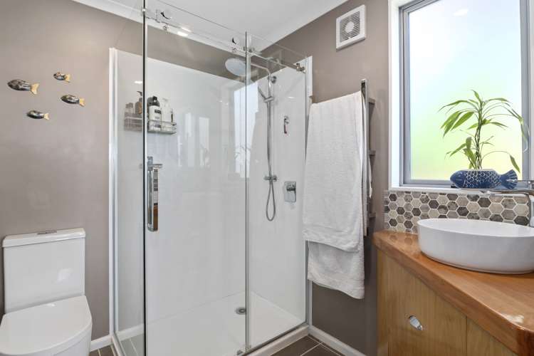 98 Totara View Road Wakefield_21