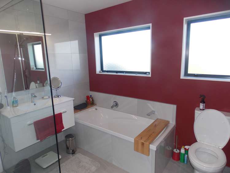 32 Somerset Crescent Highbury_16