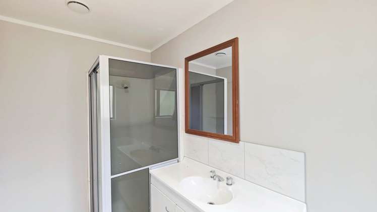 Topliss Drive Northcross_5