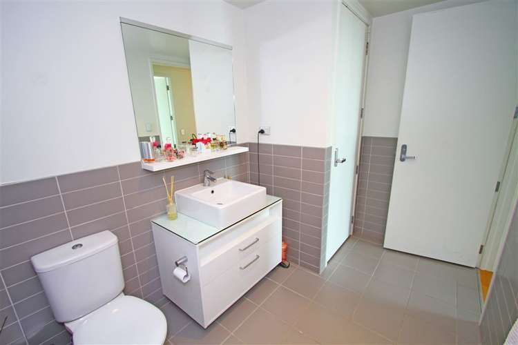 1204/30 Beach Road Auckland Central_14