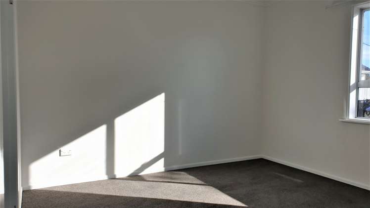 5a Tirimoana Road Te Atatu South_5