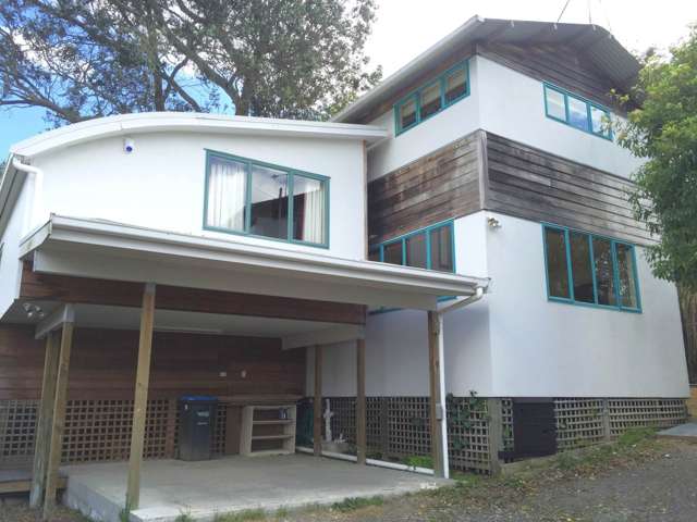 Modern 2-Bedroom Split-Level Retreat in MAGS &...