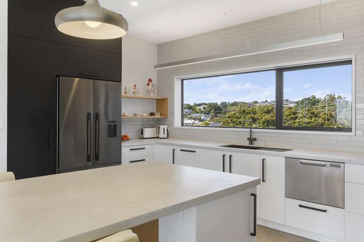 2 Roy Terrace Moturoa_16