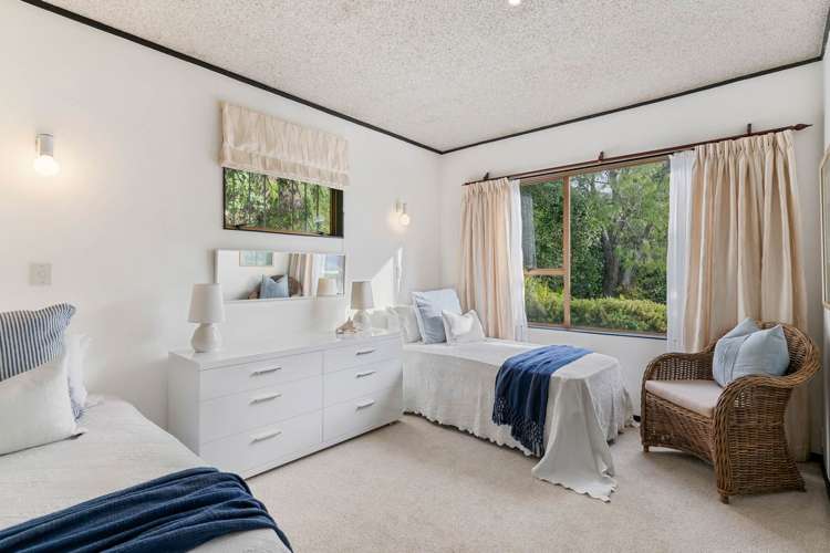 18 Surville Place Mairangi Bay_12