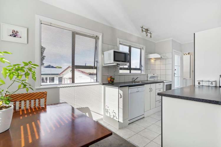 66 Botany Road Botany Downs_5