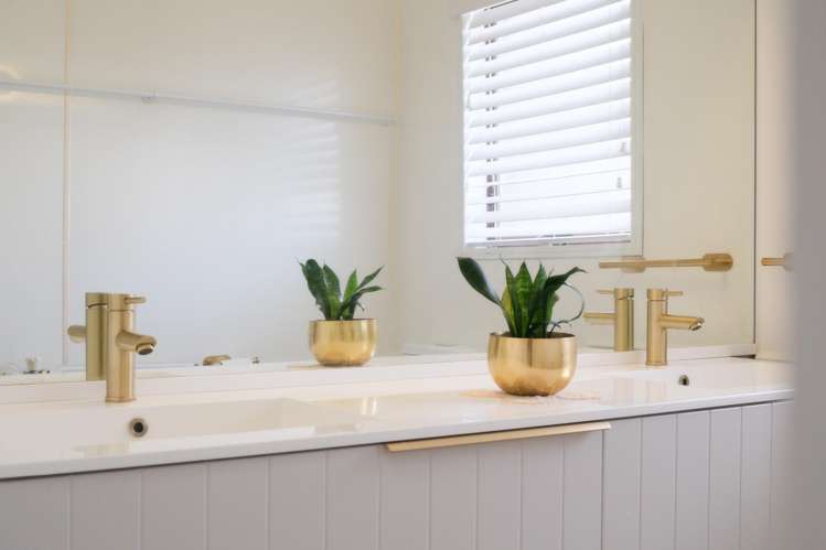 42a Holland Street Glenholme_15