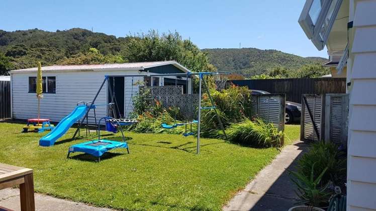 57 Momona Street Wainuiomata_11