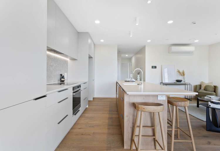 108/2 Grahame Breed Drive Three Kings_16