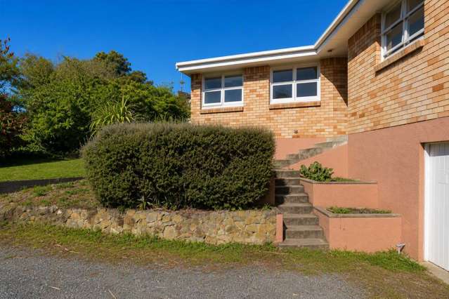 60 Flynn Road 1076_1