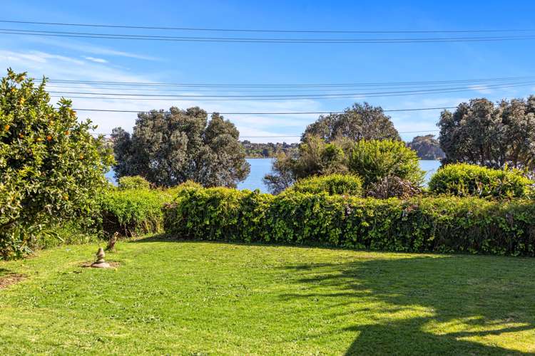 220 Welcome Bay Road Welcome Bay_1