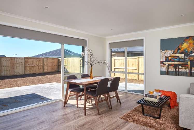 49 Kahuparere Crescent Pyes Pa_8