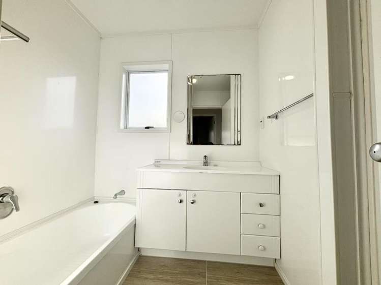 6a Brandon Road Glen Eden_12